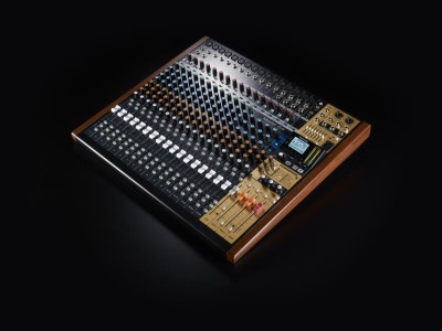 Tascam MODEL24 - 22-Chanel Mixer with 24-Track Digital Recorder