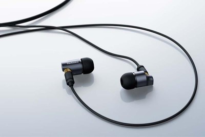 Premium Stereo high-end In-Ear Headphone, detachable cord 3,5mm mini, rigid Tita